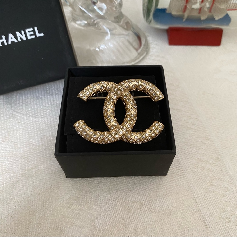 Chanel Women's Gold Crystal Brooch - Picture 2 of 8